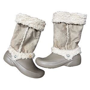 CROCS Nadia Snow Boots Size 7 Women’s Faux Shearling Lined Winter Tan